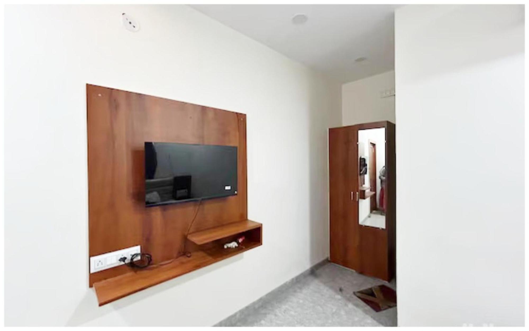 Premium Hotel Ujjain - G A R I M A - Near Mahakal Temple And Rivar - Railway Station - Hygiene & Spacious Room - With Wifi- And Parking Facilities - Best Hotel In Ujjain Exterior foto